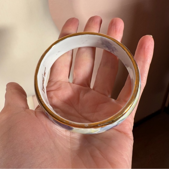 Vintage pastel blue watercolor victorian porcelain teacup bangle bracelet - Picture 12 of 16